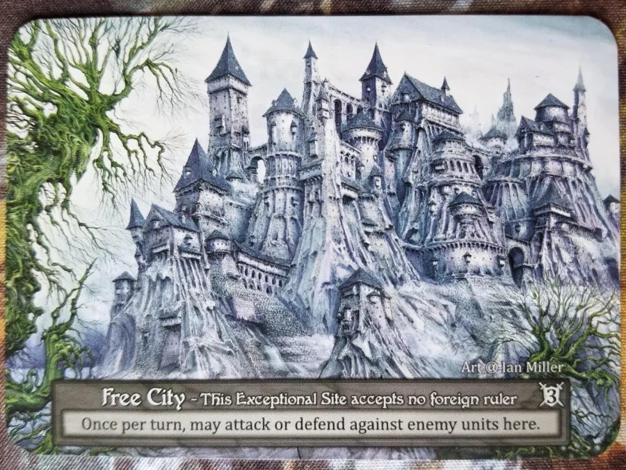 Free City Curio — foto do exemplar com a arte alternativa do Ian Miller