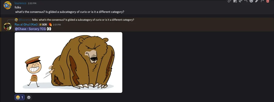 Pergunta da Sorcery Brasil no Discord oficial do Sorcery TCG sobre Gilded ser subcategoria de Curio
