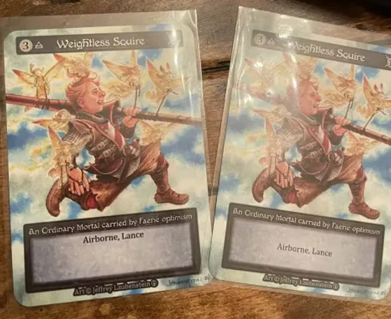 Weightless Squire — regular ao lado da Curio com 'Airborne, Lance' flutuando no topo